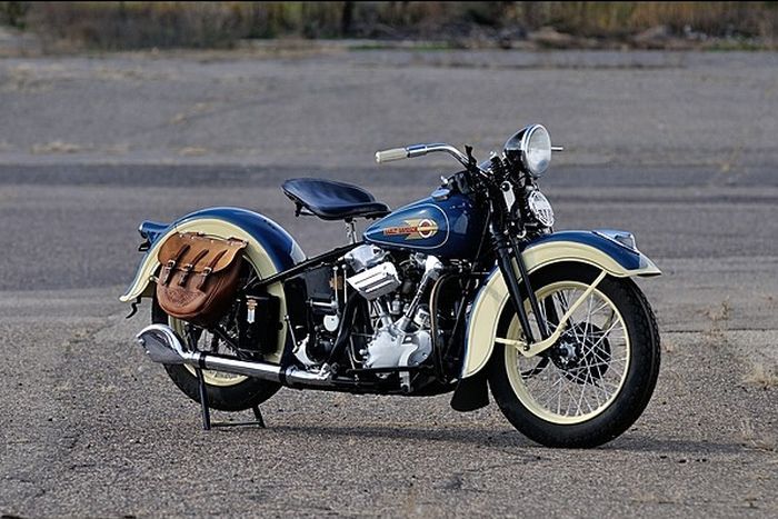Harley_Davidson_Knucklehead_1936_4