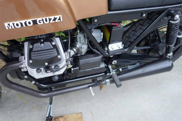 Guzzi V35 Cafe Racer Retro Garage 2