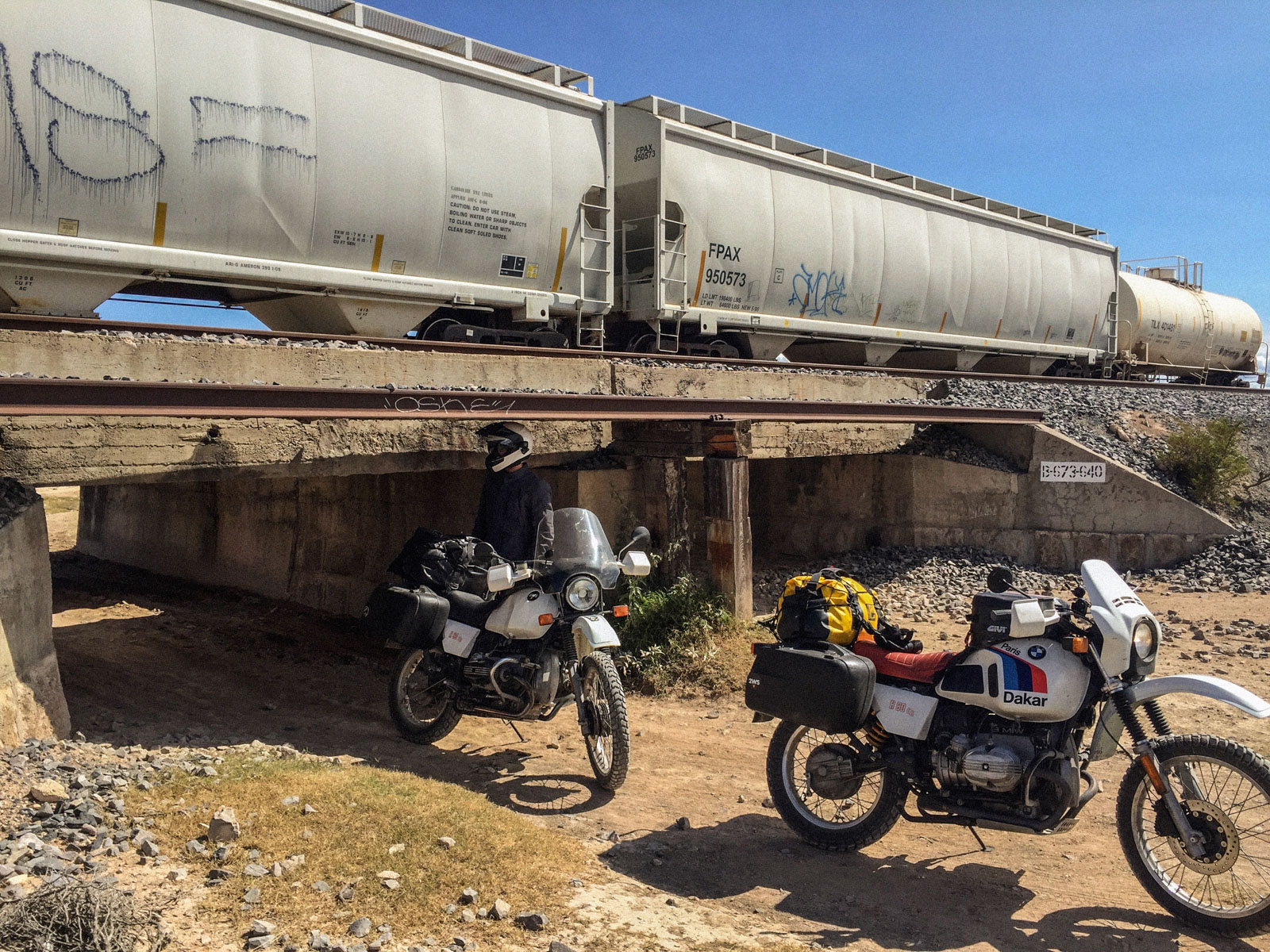 2-Wadley-Station-Mexico-Passing-under-railway