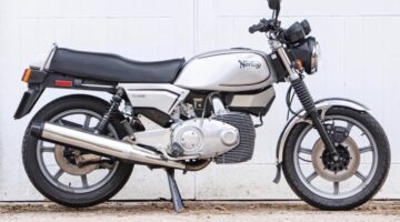 Norton Classic: una rara moto inglese con motore rotativo Wankel